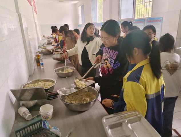 南江县公山镇小学开展劳动实践体验活动