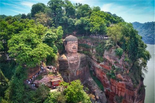 坐拥4处“国字号” 乐山大佛创下游客接待量最高纪录