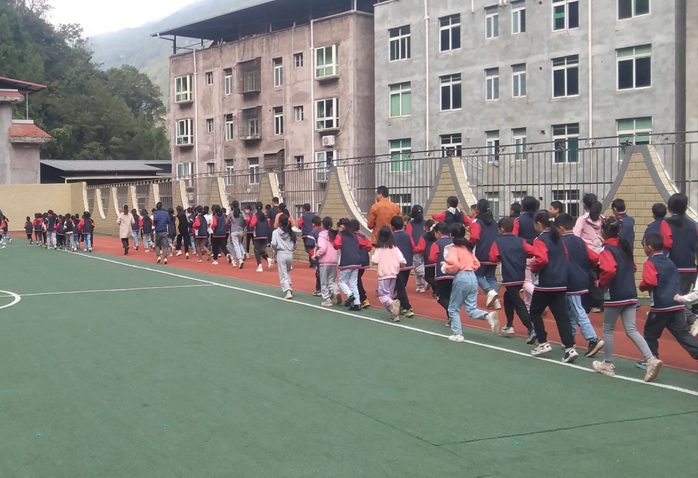 南江县高桥镇九义校实施精细化管理 打造阳光大课间