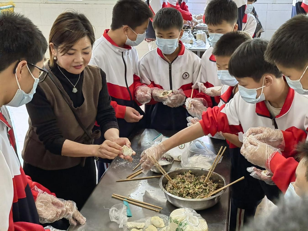 南江县大河中学开展劳动实践活动