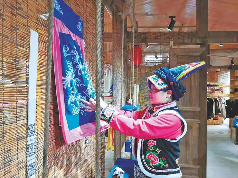 “针”功夫“绣”出大世界