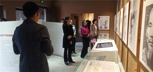 传承红色基因  弘扬巾帼精神