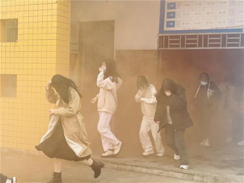 巴州区曾口中学校开展“11·9消防安全日”主题系列活动