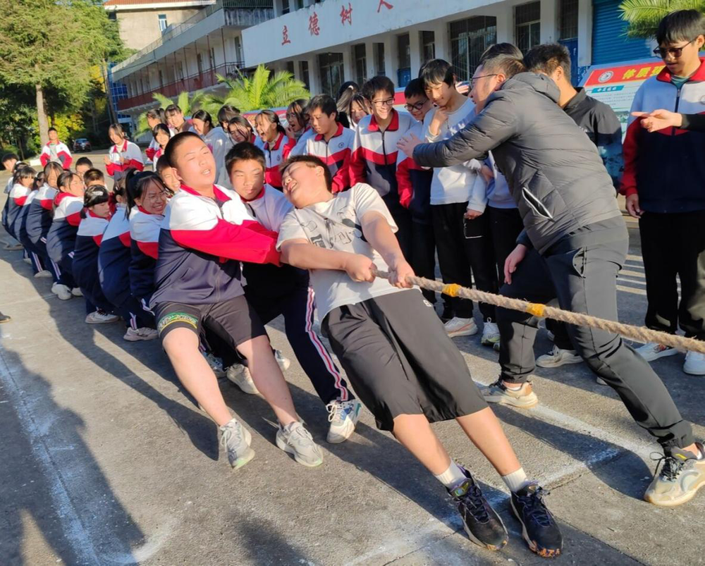 南江县大河中学举行第52届冬季田径运动会