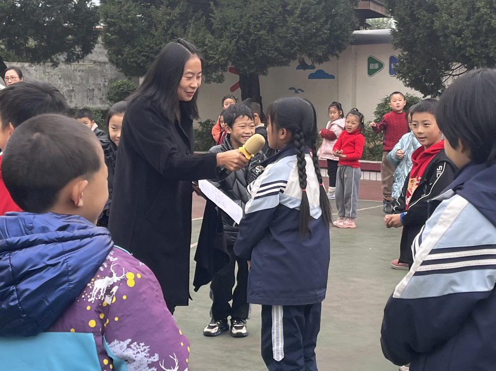 南江县沙河镇乐坝小学开展教育资助政策宣传活动