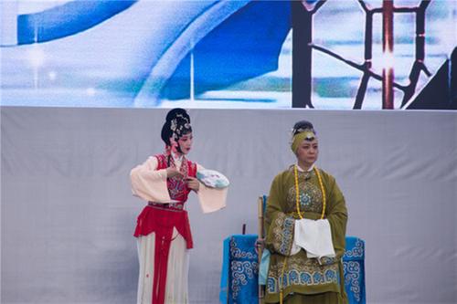 邻水县举行“与您相约·‘脐’聚邻水”川剧展演