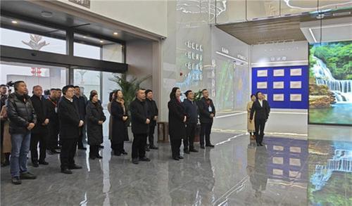 领略巴蜀风韵 感受“橙”意邻水