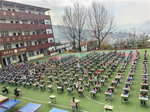 通江四小举办师生书写大赛暨优秀作业展