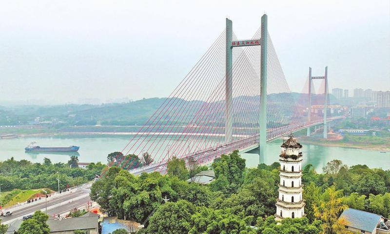 纳溪长江大桥建成通车