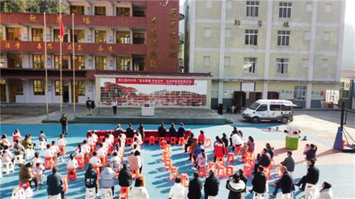 南江县开展“科普与法制同行 共筑平安防线”宣传活动