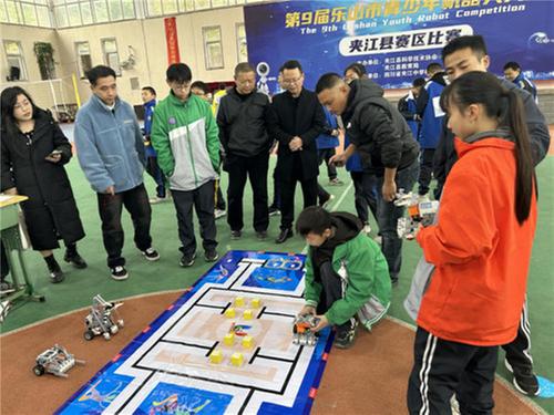 夹江县：“科技少年”显身手 新生力量势不可挡