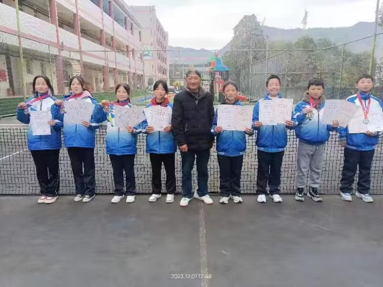 南江县第四中学学子在巴中市第六届运动会上再创佳绩