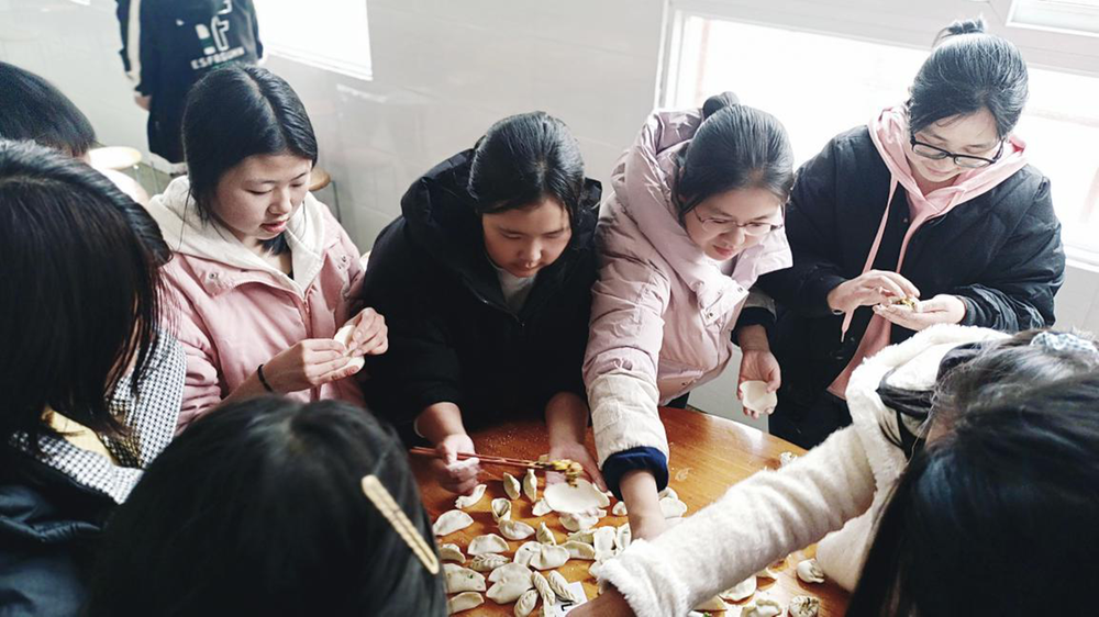 桥亭镇九义校开展劳动技能实践活动