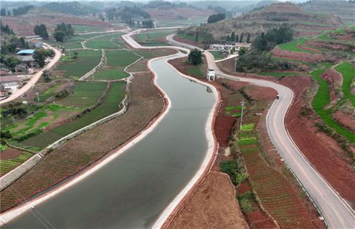 东兴区：冬修水利惠民生