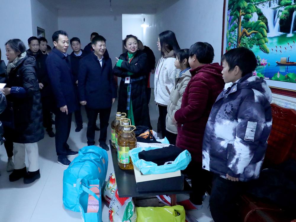 广安红十字会：关爱困境儿童  呵护健康成长