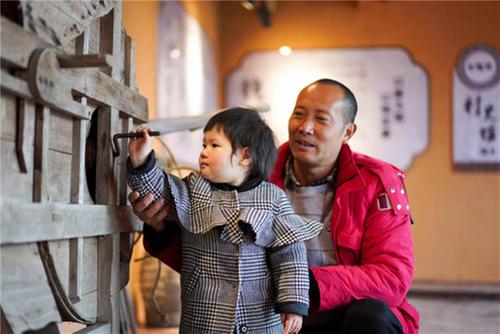 青神县：聚焦群众所需  办好民生实事   