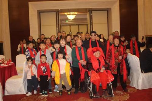 眉山白虎滩社区为110岁老人过生日