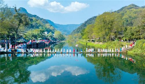 洪雅县：多点发力 点燃城市活力