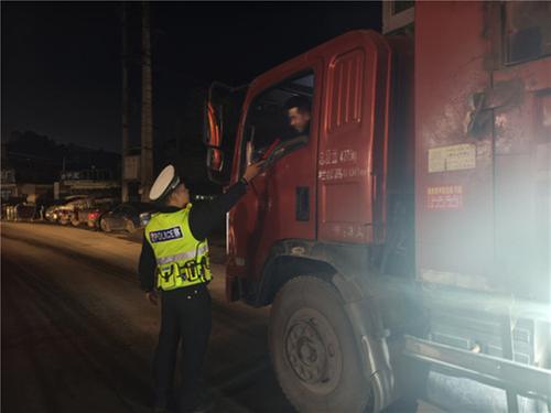 邻水县：开展酒驾整治 不忘宣传教育