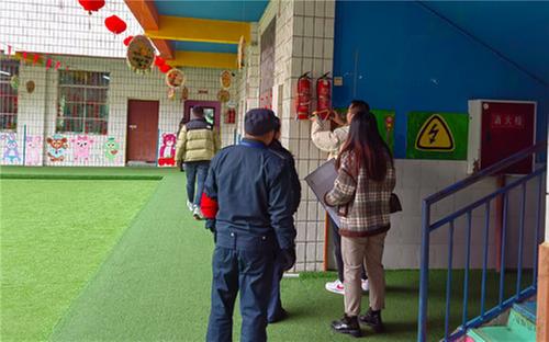 通江县第三小学开展隐患大排查确保校园安全