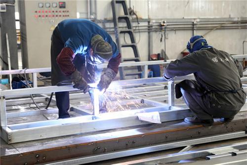 丹棱县：节后生产忙 奋战“开门红”