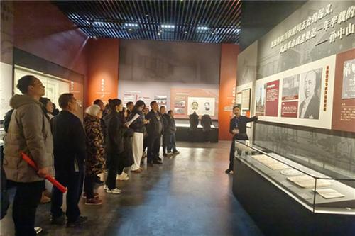 广安经开区枣山街道开展“熏陶历史文化，弘扬广安精神”主题党日活动