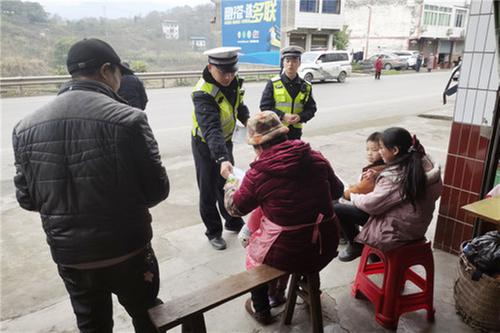 邻水县公安局交警大队开展开展道路交通安全宣传活动