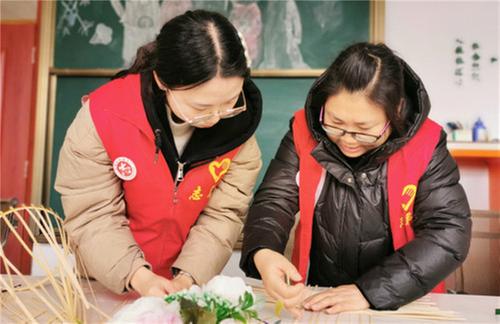 青神县：开展竹编技艺培训 提升志愿者服务技能