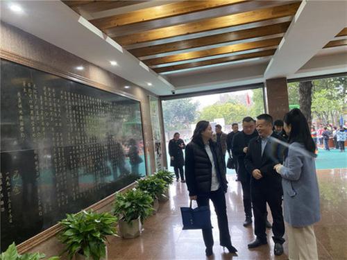 携手并肩共同打造简阳教育新IP  简阳市与成都市青羊区合作办学签约仪式举行