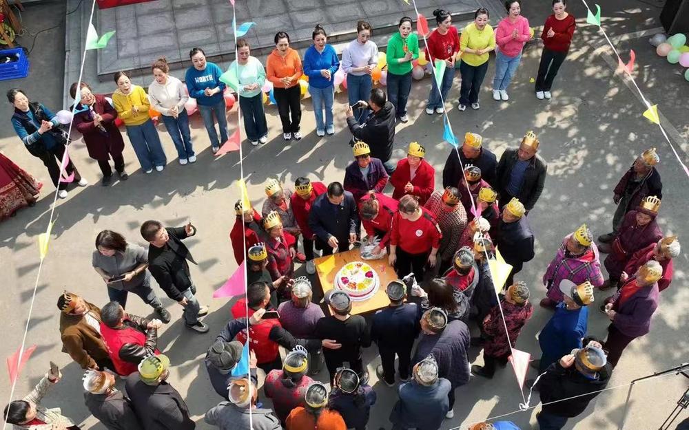 青神：“小场景”里的“大幸福” “百家寿宴”暖人心