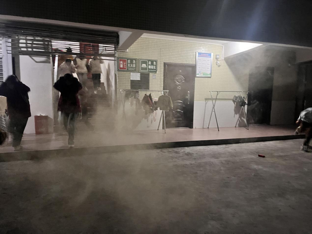 赤溪镇九义校开展消防应急演练