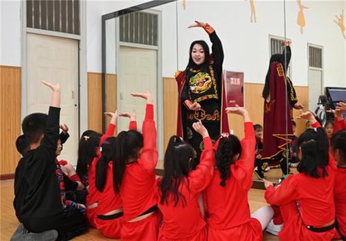 体验川剧文化 感受戏曲魅力