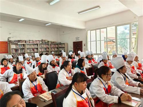 “送技下乡，烹出就业暖心味”