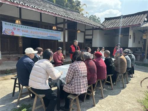 青神县：以“技”傍身  致富有“路”