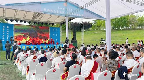 内江市庆祝“五一”国际劳动节主题活动暨“劳动者颂歌”文艺展演在市中区举行