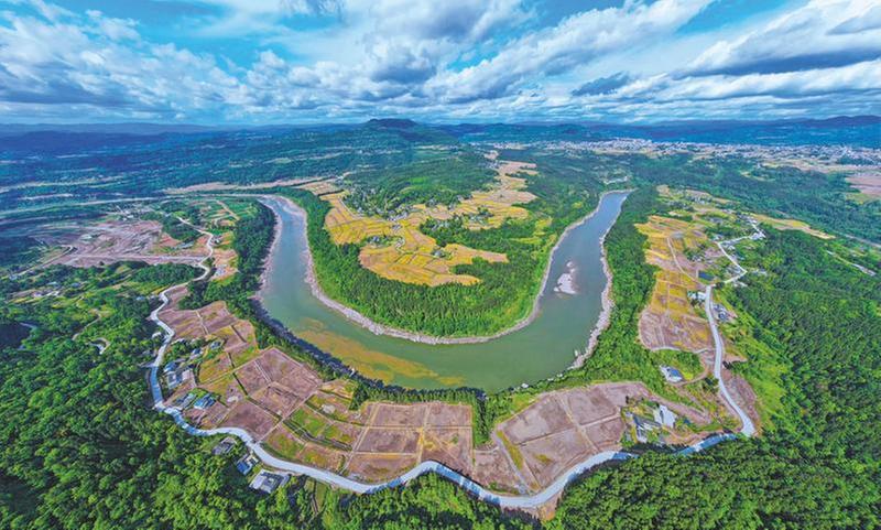 “四好农村路”铺就乡村振兴“快车道”