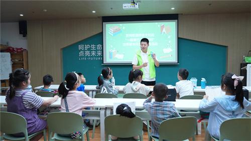 大学生走进社区，携手儿童共赴“阅见美好”之旅