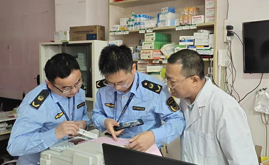 邻水县九龙市场监督管理所全面开展村级卫生室药品质量安全检查