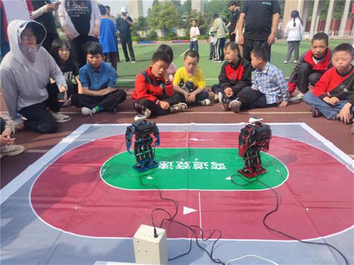 南江县：“科普大篷车”开进特殊教育学校