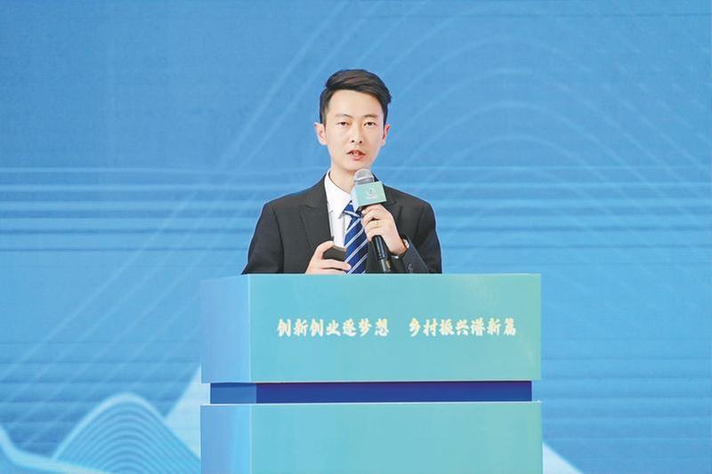 从足尖到田间的跨越冯涛以科研为“舞”让土地生“金”